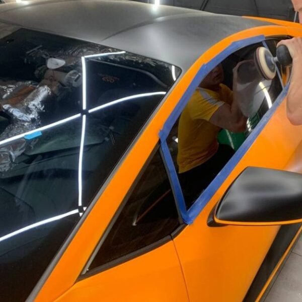 Polieren von Fahrzeugscheiben